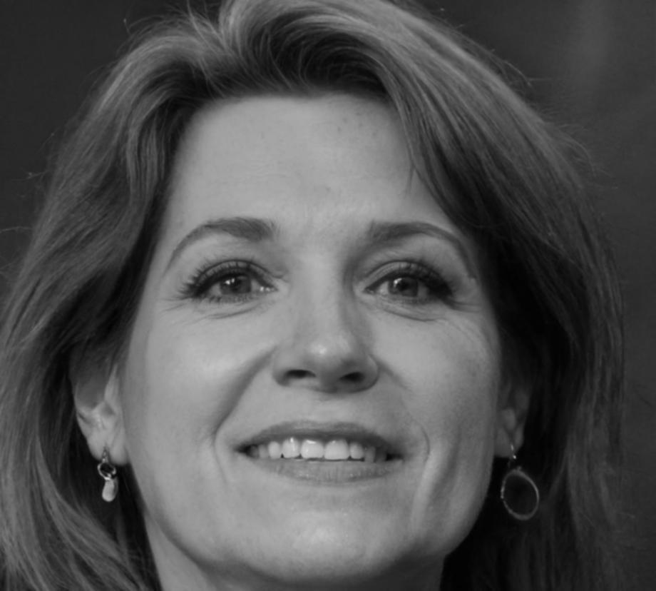 Portrait de Séverine Marchand, analyste financière spécialisée